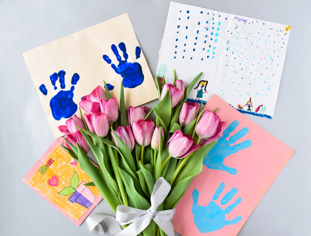 Kids crafts and drawings with tulips bouquet for Mother's Day